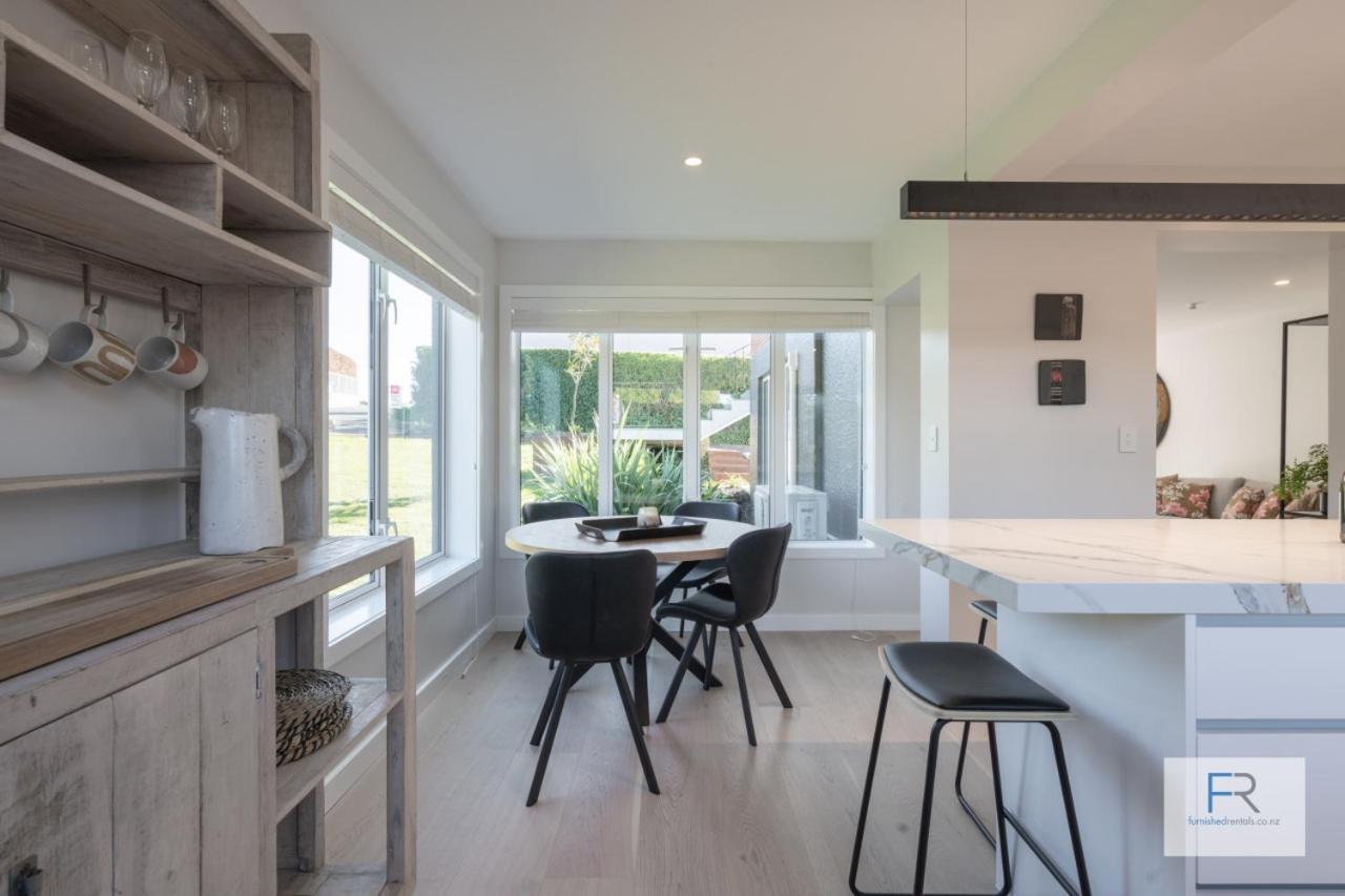 Premium Coastal Apartment *