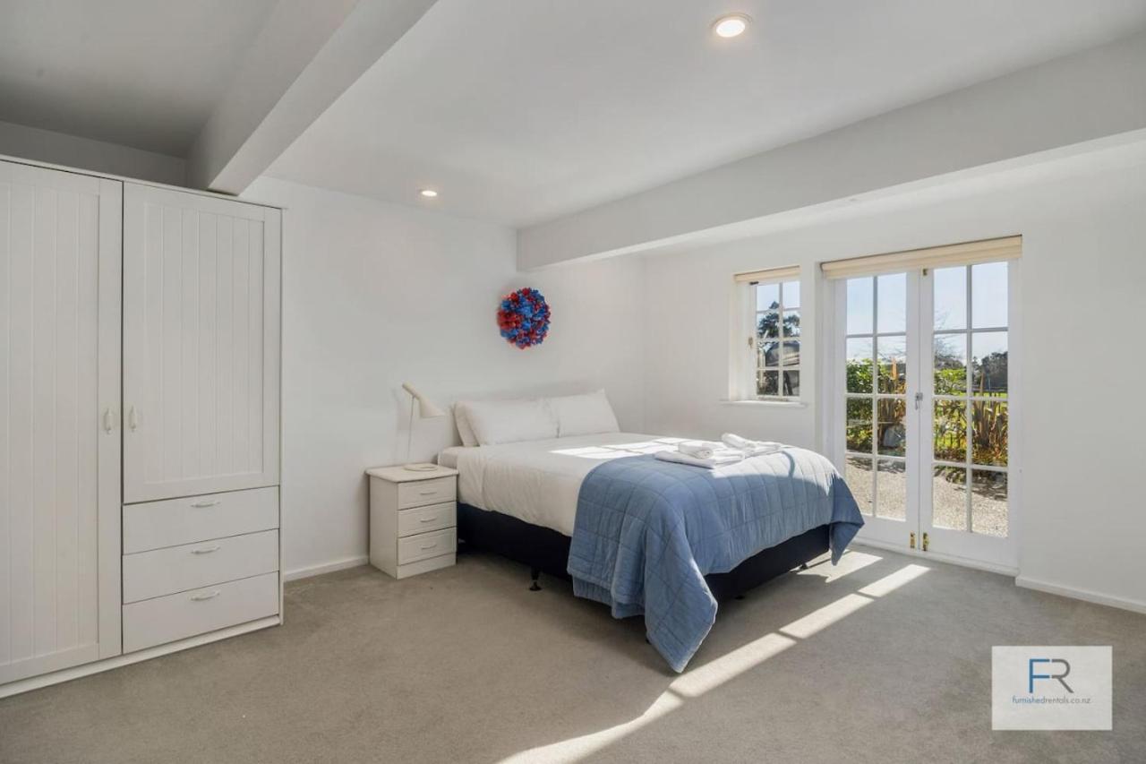 Magnificent Parkside Retreat *