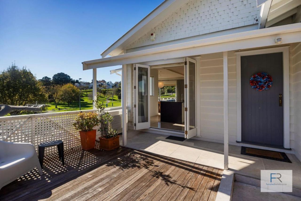 Magnificent Parkside Retreat * Auckland