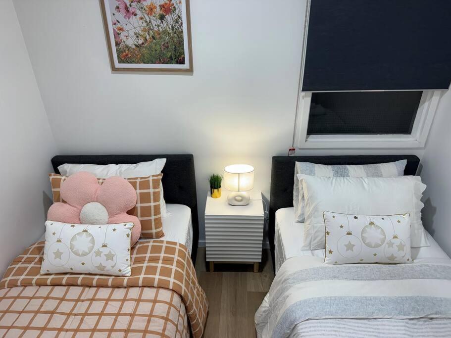 Apartment Stunning 3 Bd 2 Bth Pool And Carpark *