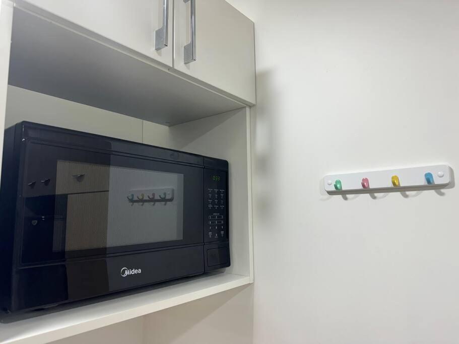 Stunning 3 Bd 2 Bth Pool And Carpark Apartment Auckland
