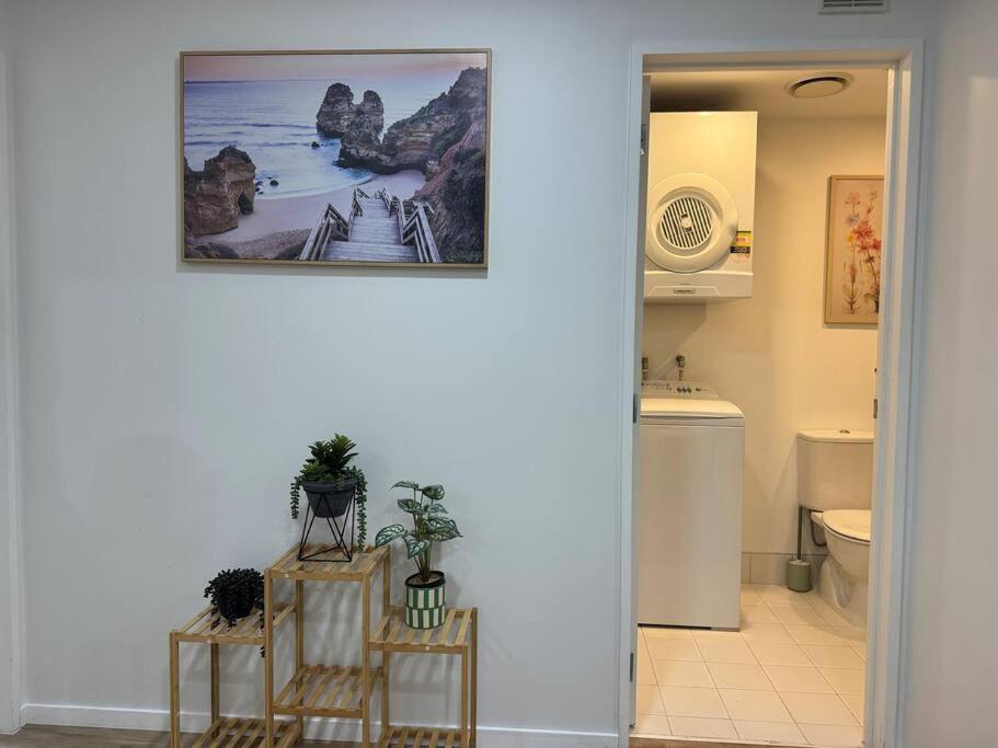Stunning 3 Bd 2 Bth Pool And Carpark *