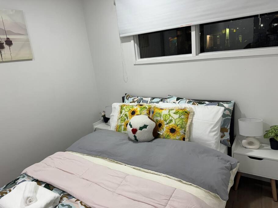 Apartment Stunning 3 Bd 2 Bth Pool And Carpark