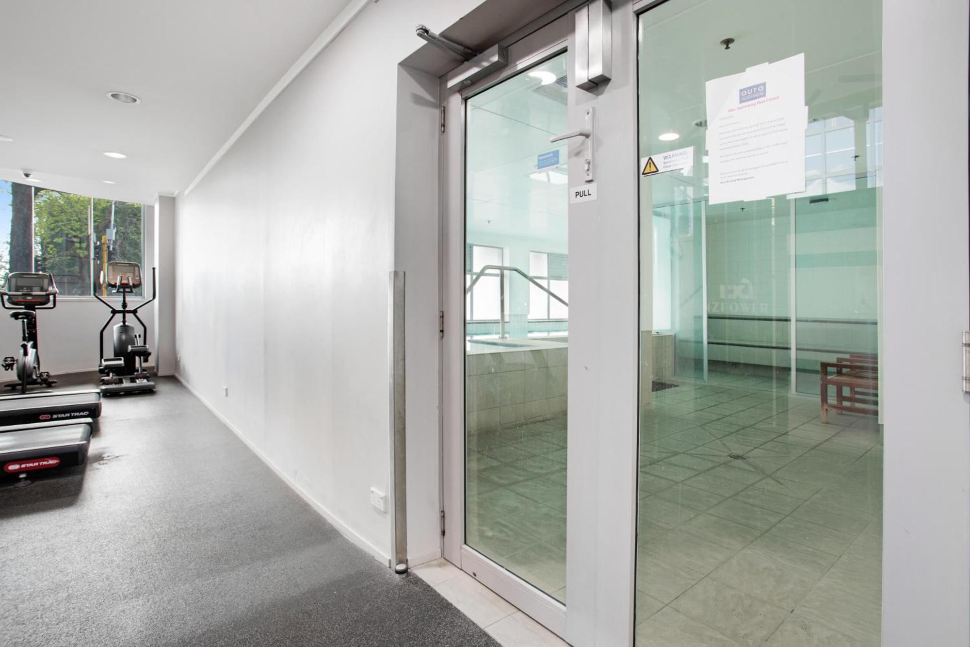 Apartment Escape With Views, Pool - Gym Auckland