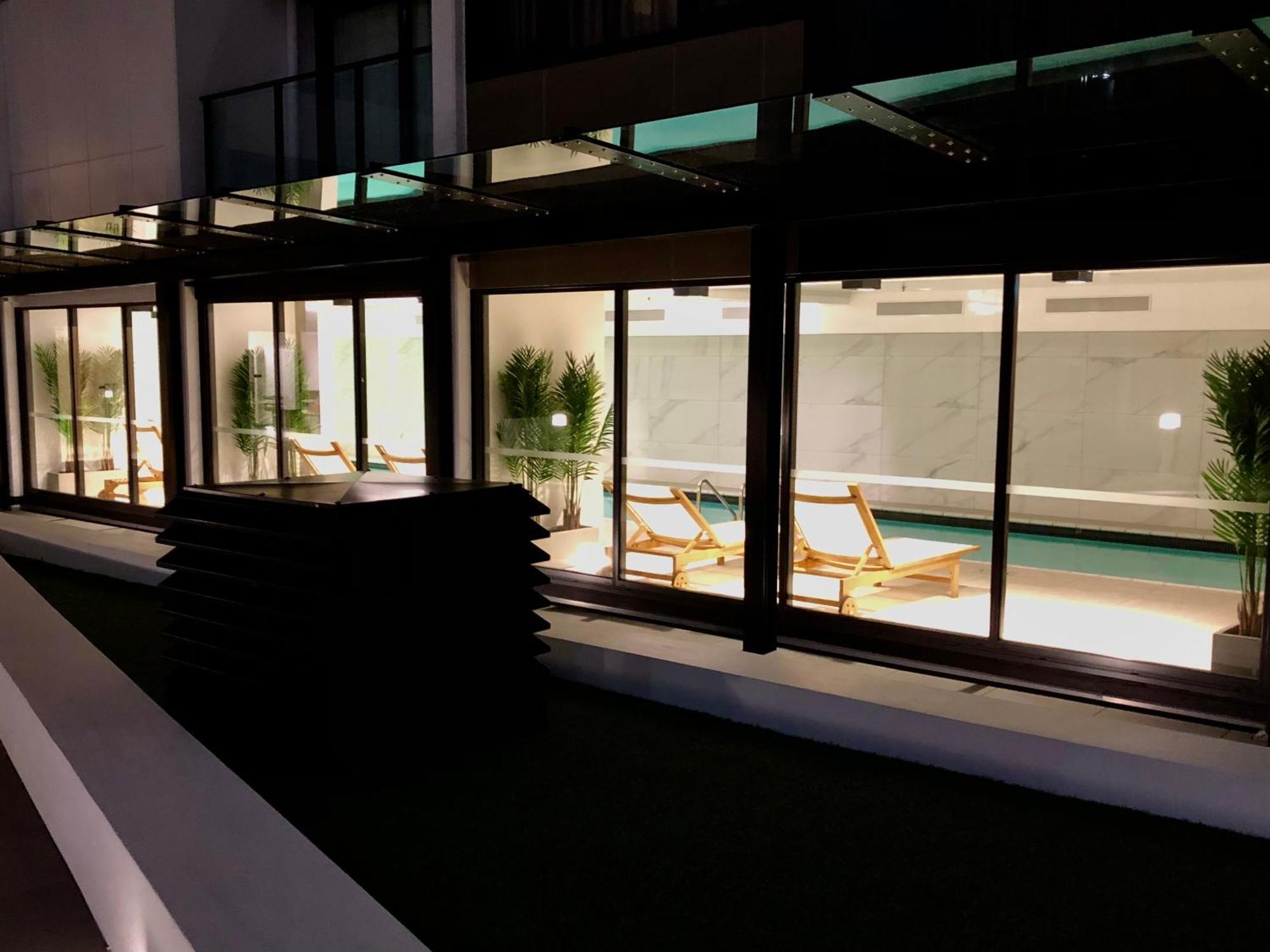 Condo, 2br, 2brm, Pool, Gym, Study