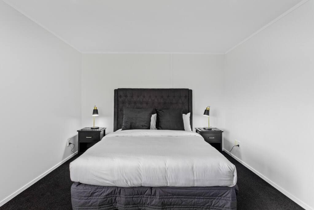 Awesome Designer 3br In The Heart Of Manukau