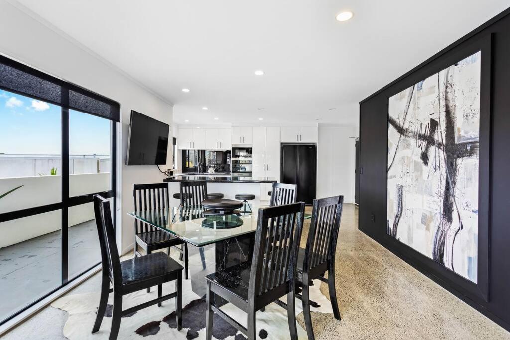 Awesome Designer 3br In The Heart Of Manukau * Auckland