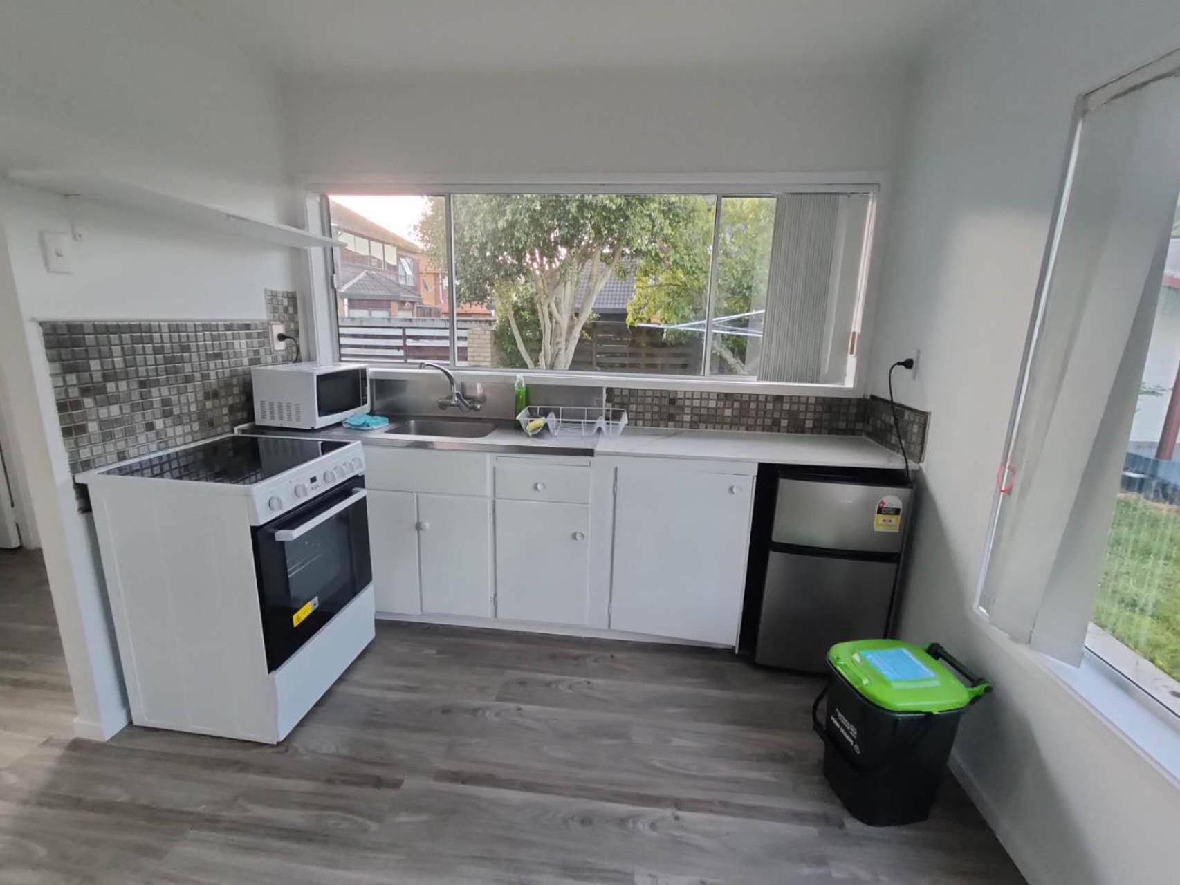 Guest house Small 2-bedroom Flat At Rangiatea Road, Epsom, *