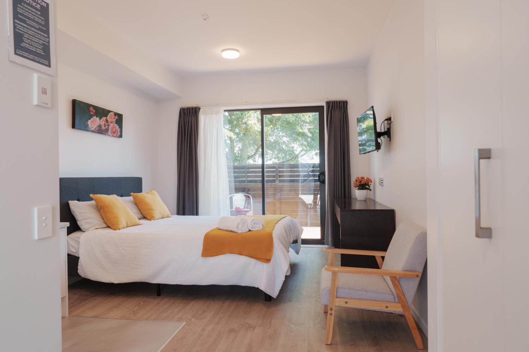 Yates Park Motel *