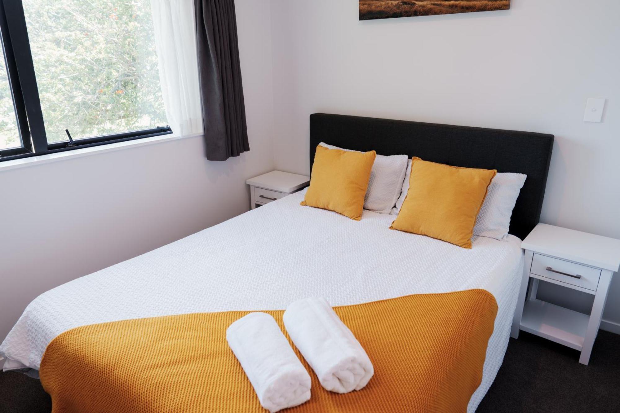 Yates Park Motel *