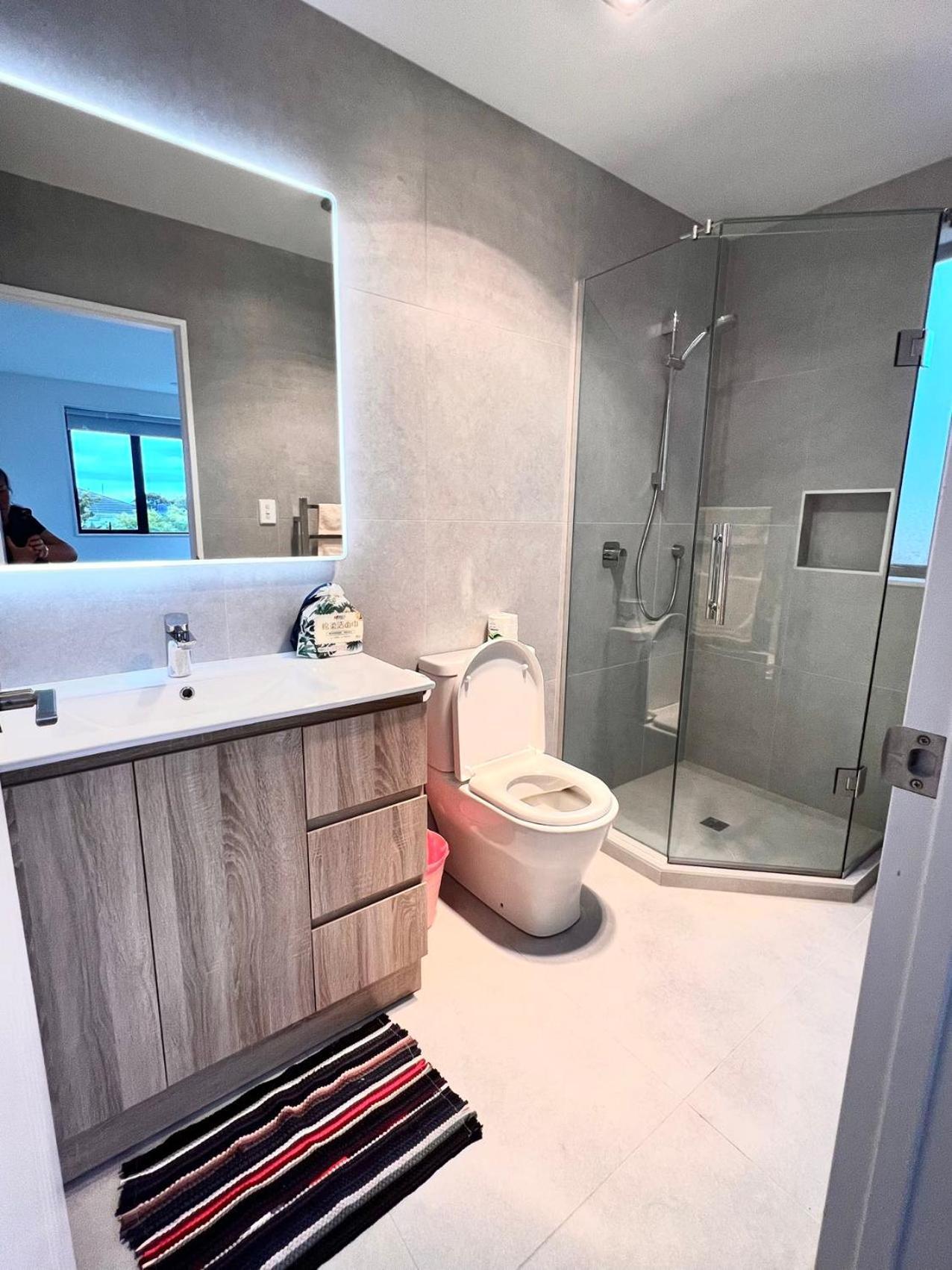 New Town House In Lane * Auckland