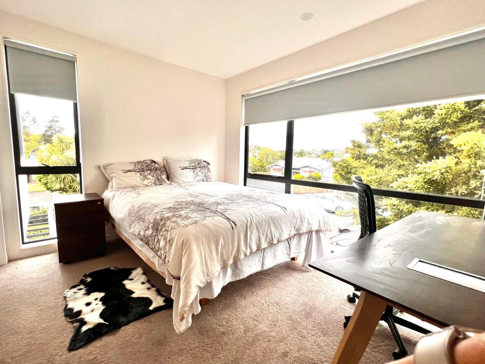New Town House In Lane * Auckland