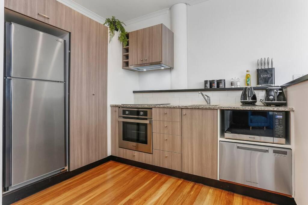 Boujee On A Budget Princes Wharf Cbd Apartment