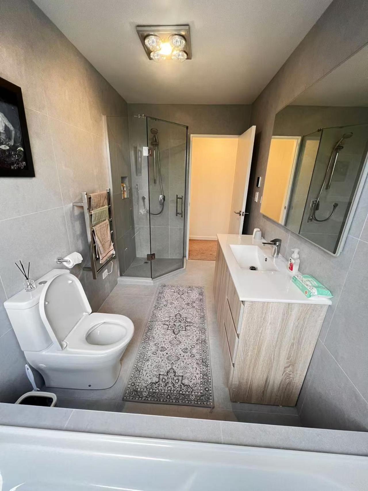 New Town House In Lane * Auckland