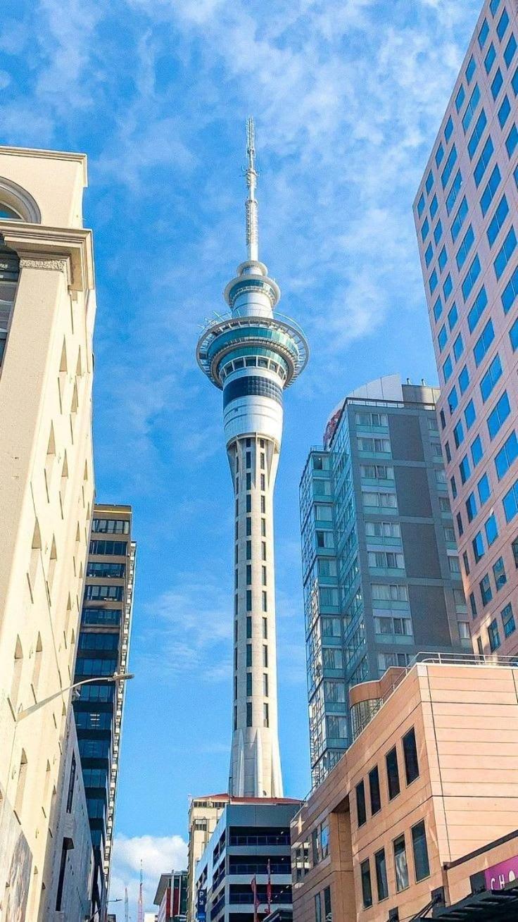 Just Opposite To Sky Tower , 2 Bed 2 Bath In Cbd Apartment