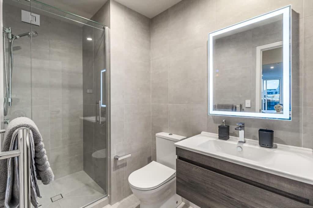 Apartment Bright 2br Penthouse Family Friendly Near Arena Auckland