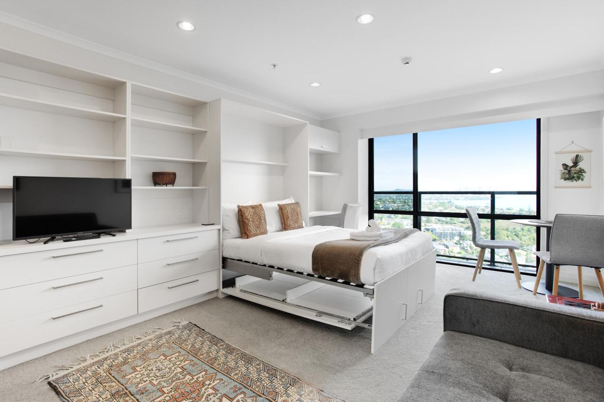 Apartment Skyline With Parking, Pool, And Sea Views Auckland