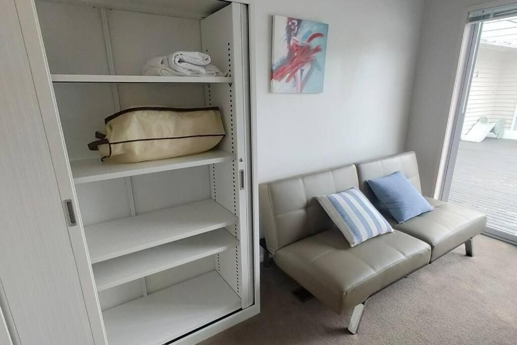 Hot Deal! Sky Stars Coastal Haven Retreat * Auckland