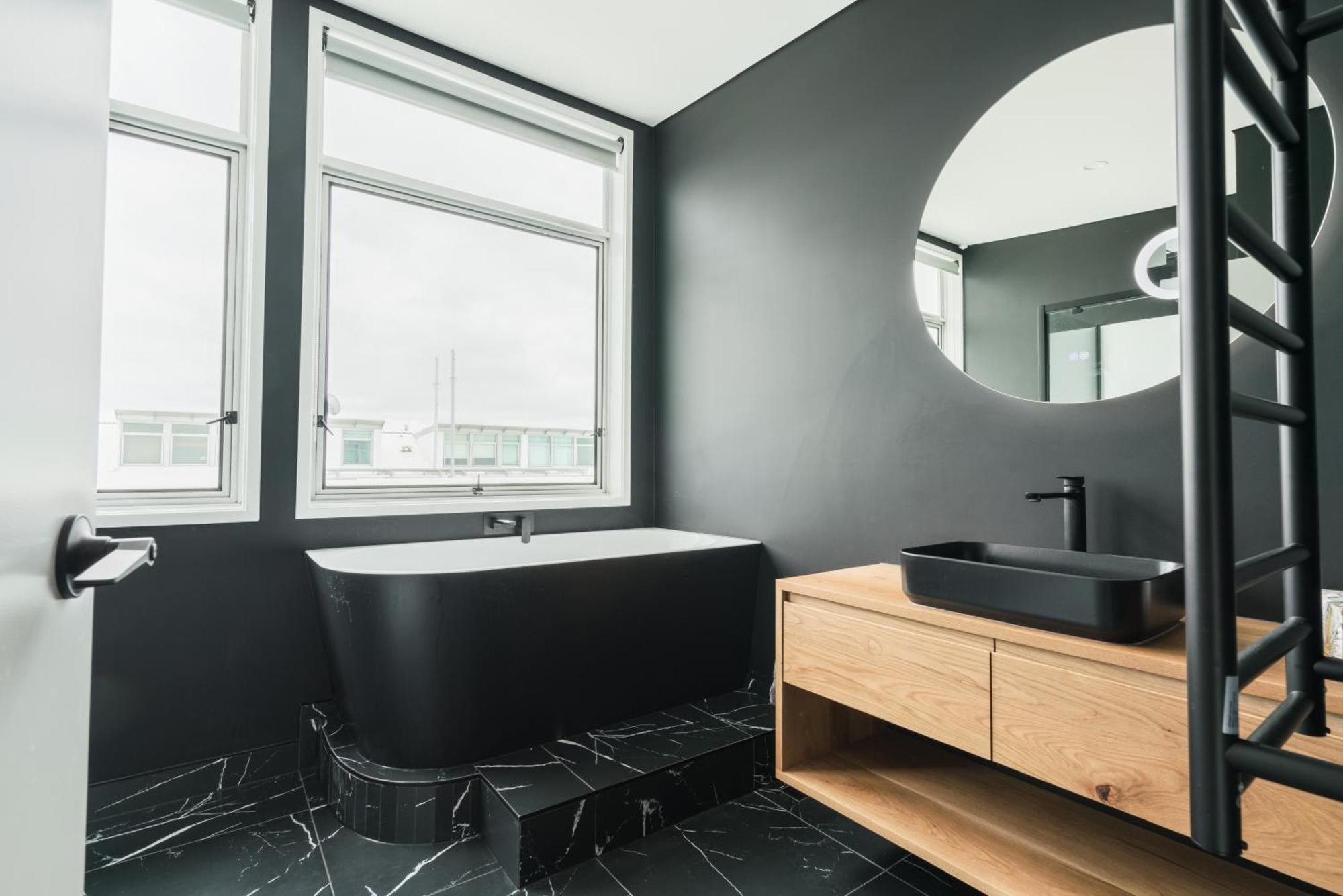 Apartment Penthouse With Stunning Harbour Views *