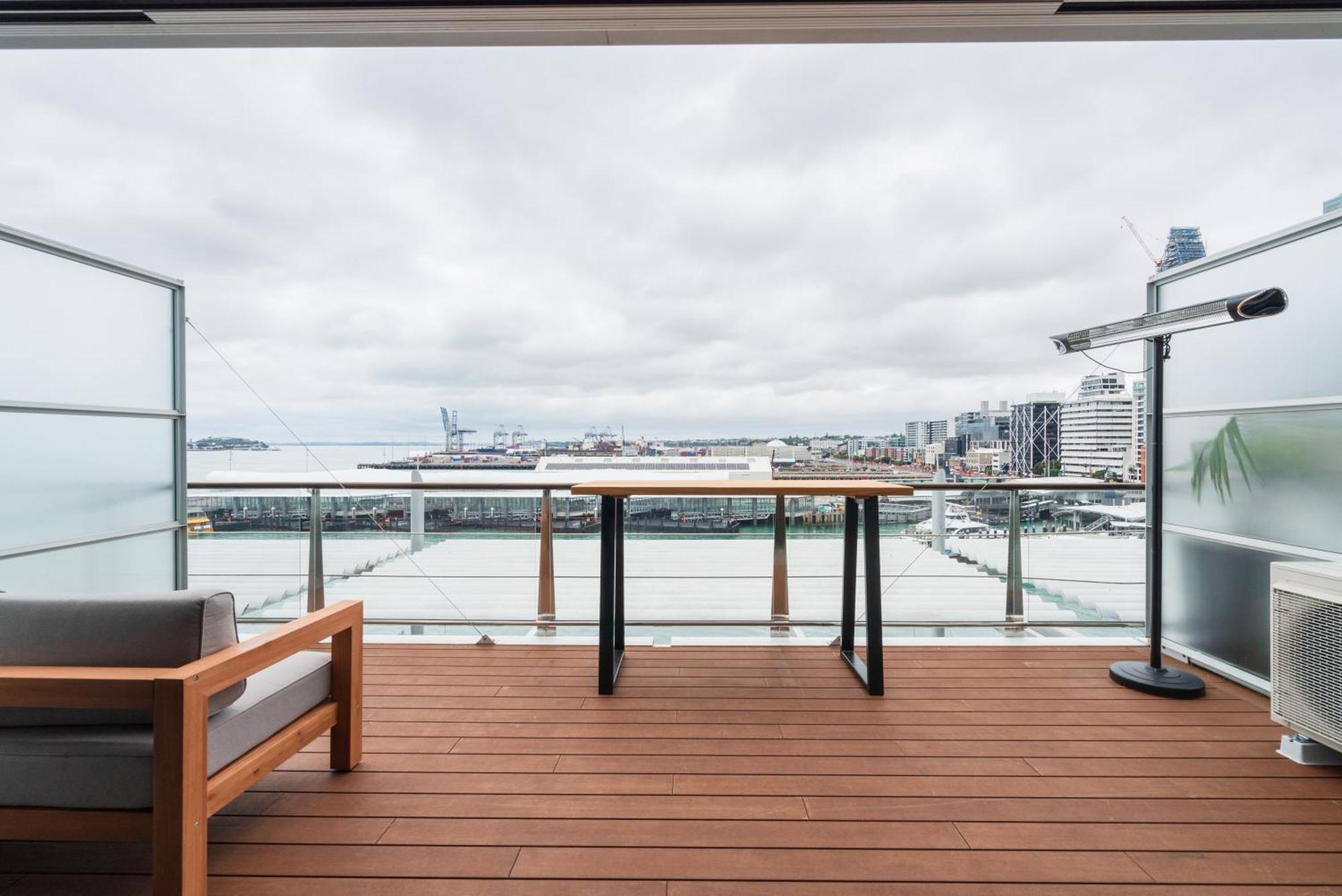 Penthouse With Stunning Harbour Views * Auckland