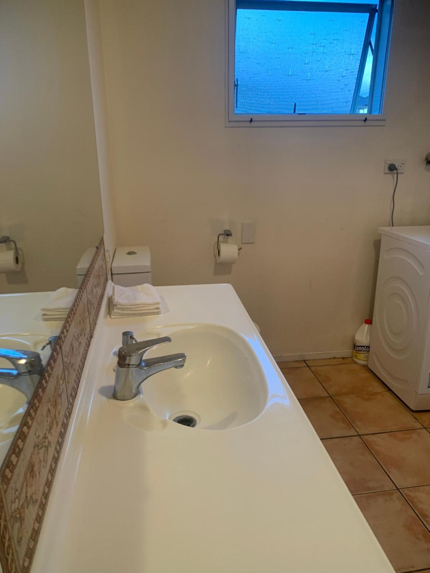 Bed & Breakfast Single Auckland