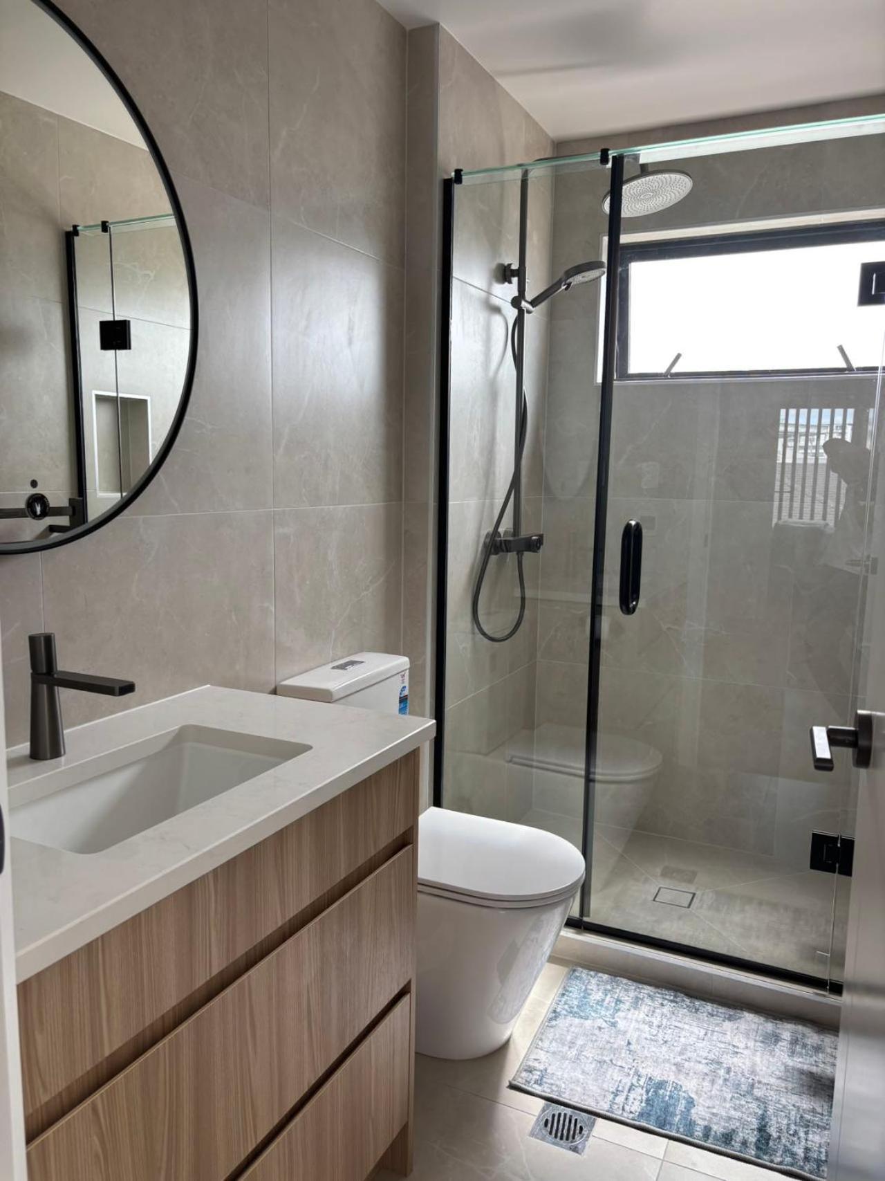 Epsom Tidy House Unit 5 *