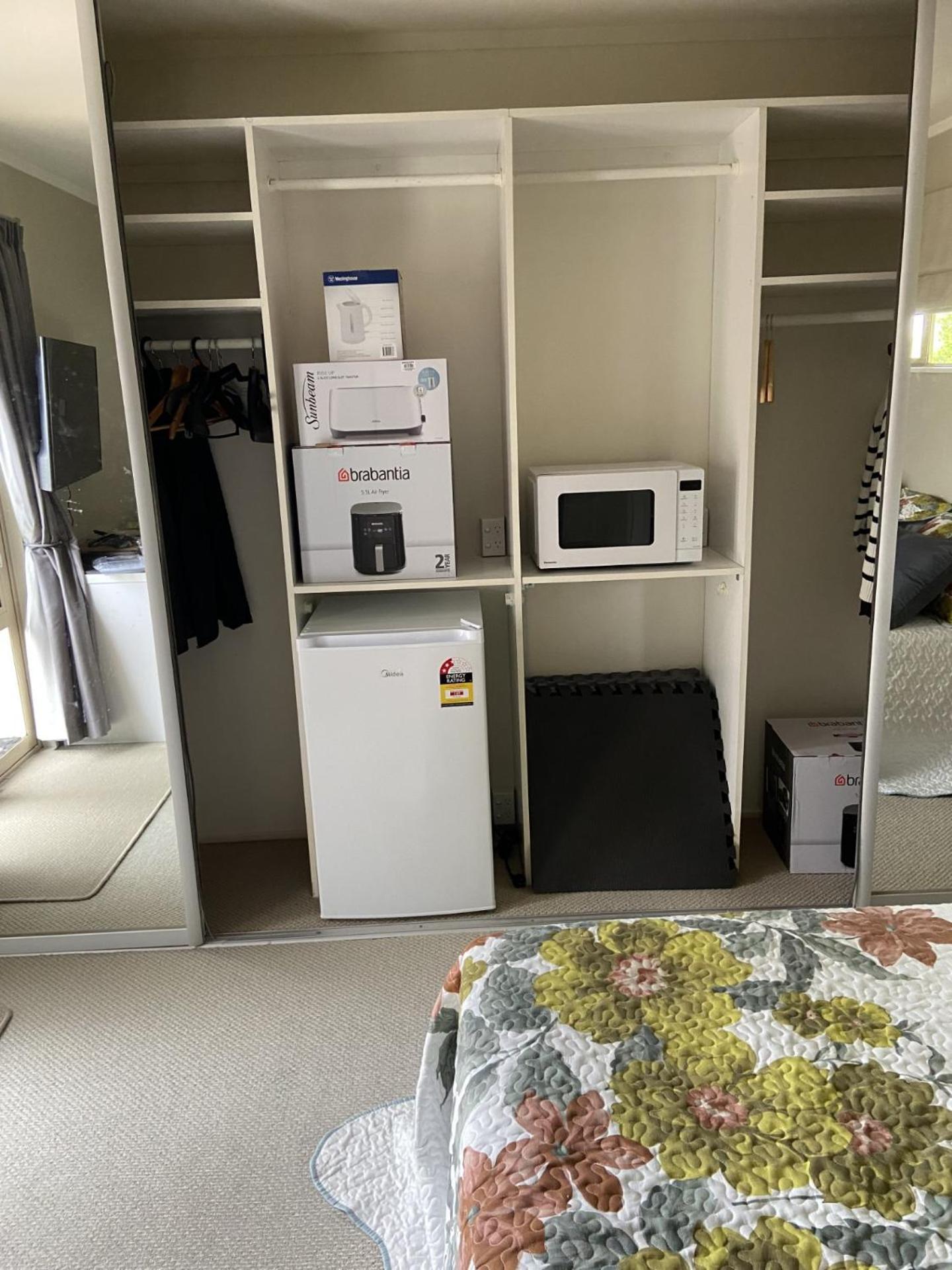 Close Motorway, Free Breakfast, Fabulous Views, Selfcontained * Auckland