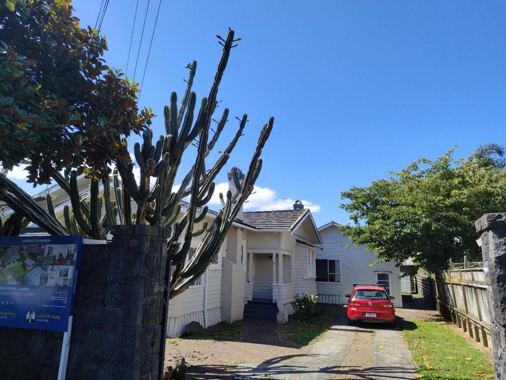Cozy 5 Bedrooms House 7 Rangiatea Road, Epsom *