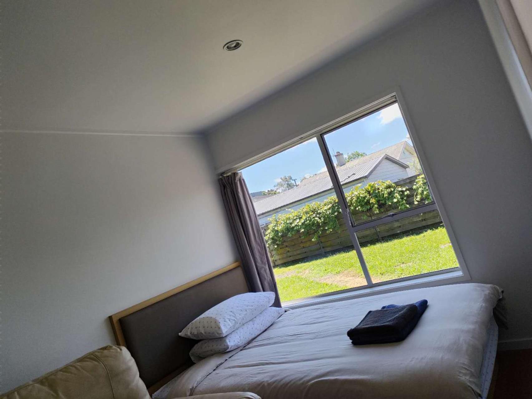 Guest house Small 2-bedroom Flat At Rangiatea Road, Epsom, *