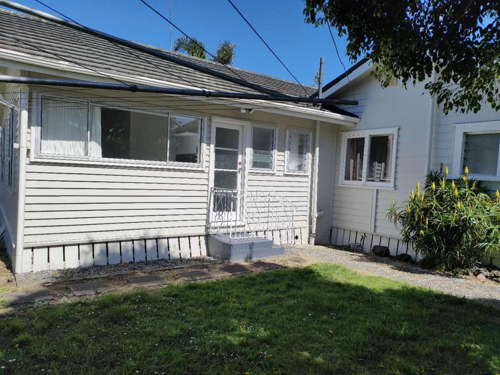 Small 2-bedroom Flat At Rangiatea Road, Epsom, Guest house *
