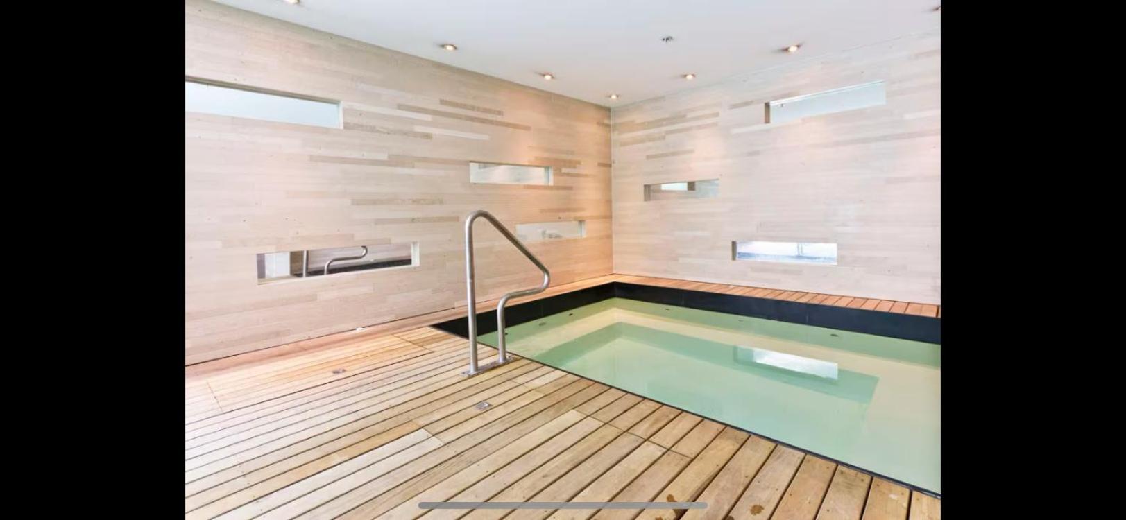 Lighter Quay Apartment *
