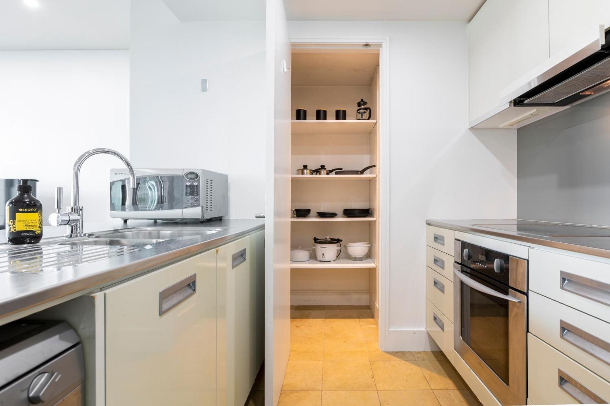 Lighter Quay Apartment Auckland