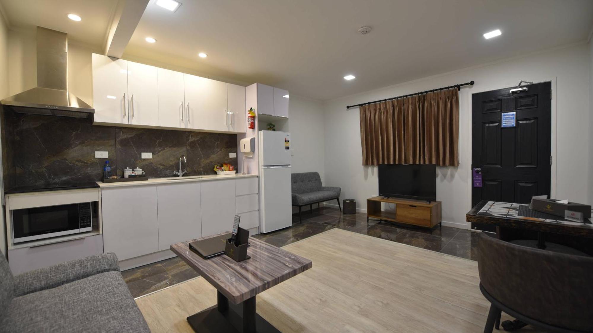 Regal Residency Motel 4*
