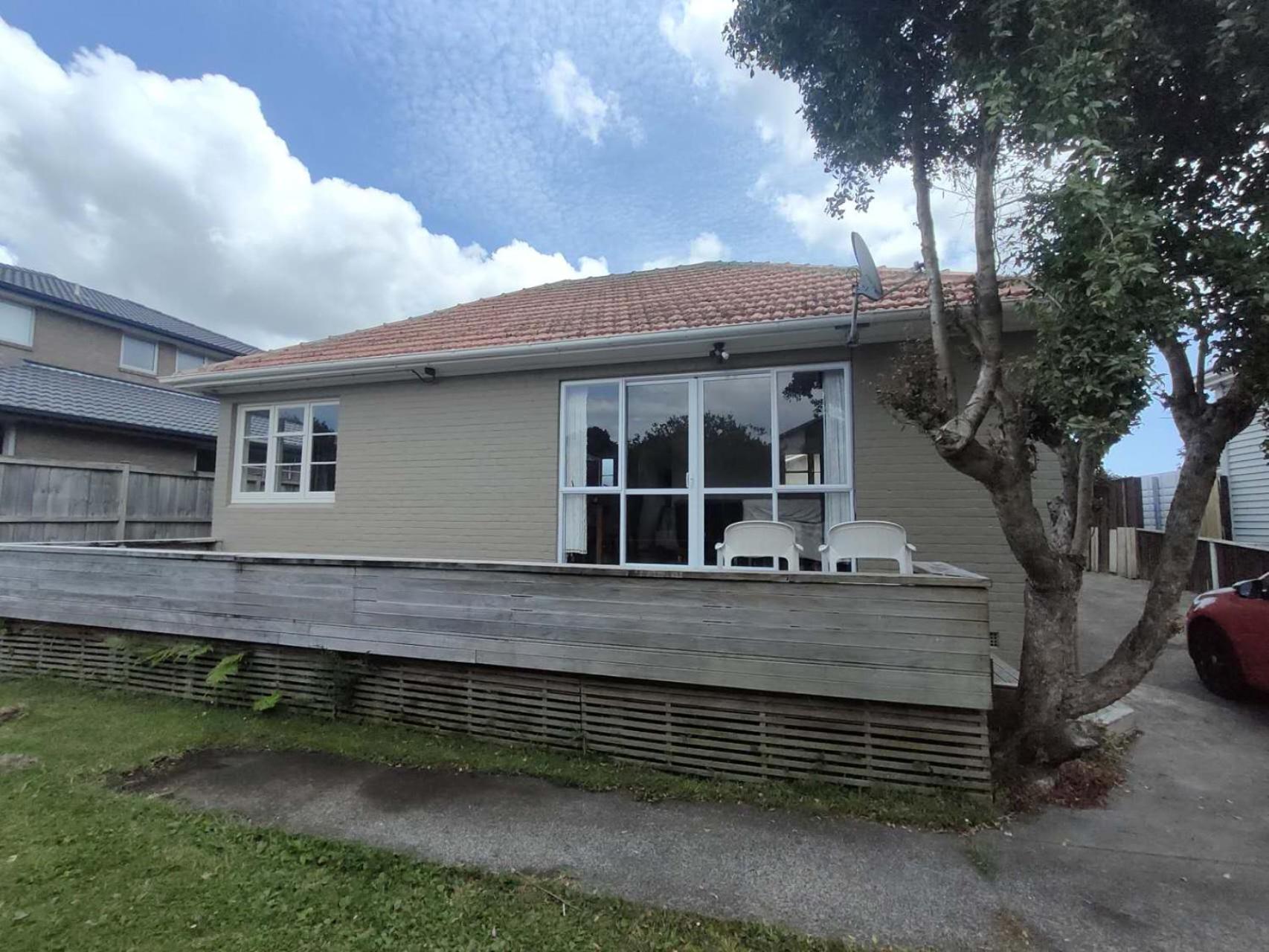 7 Beds Including 4 Double Beds, 1 Single Bed, 2 Double Sofa Beds, 8 Renton Road, Mt Albert, * Auckland