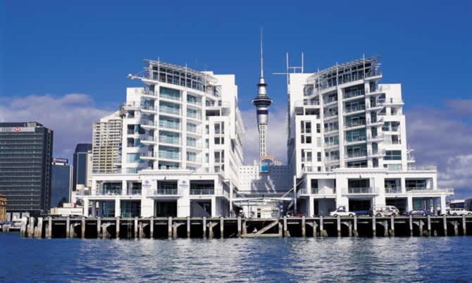 1br Near Viaduct And Queen St *