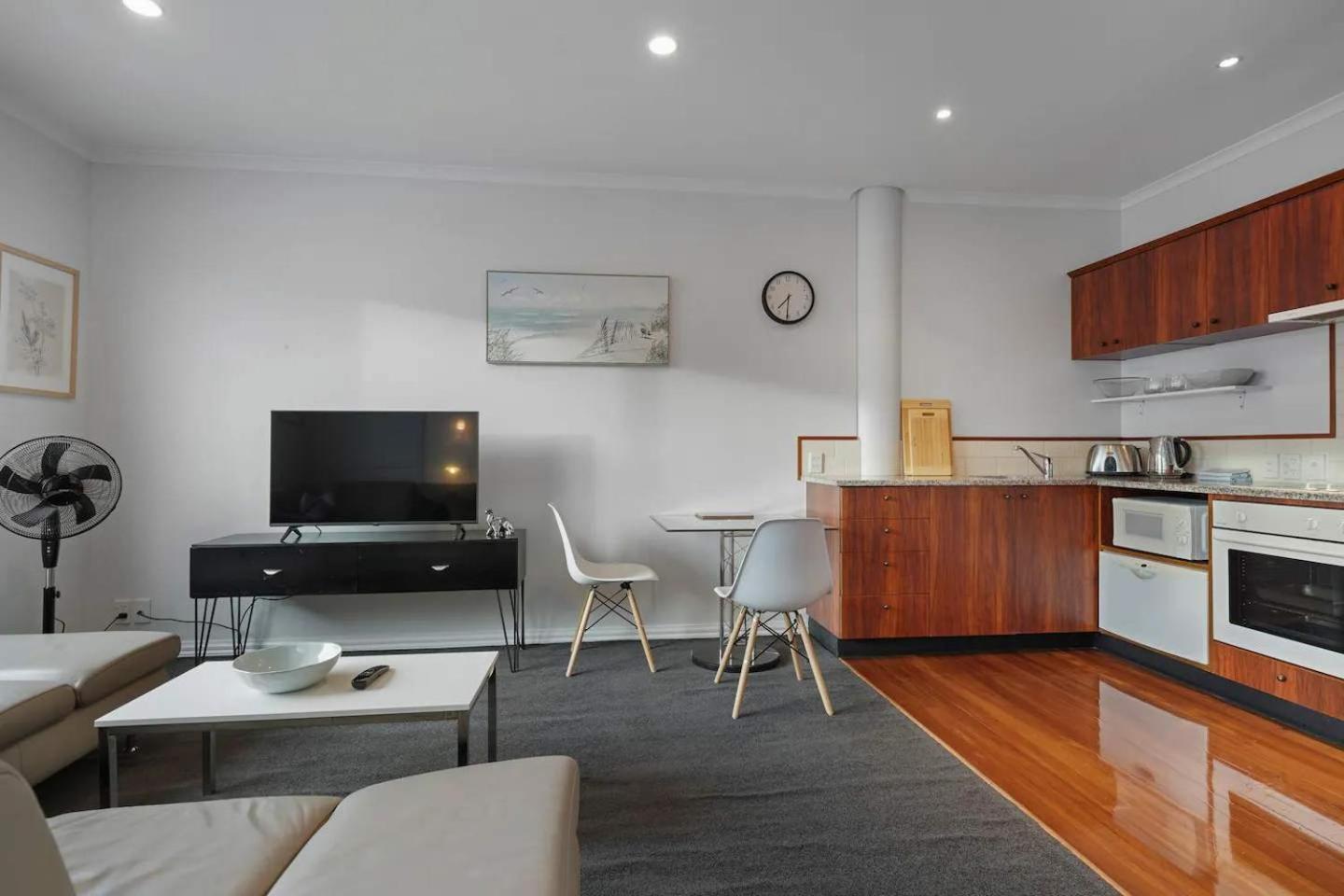 Apartment 1br Near Viaduct And Queen St Auckland