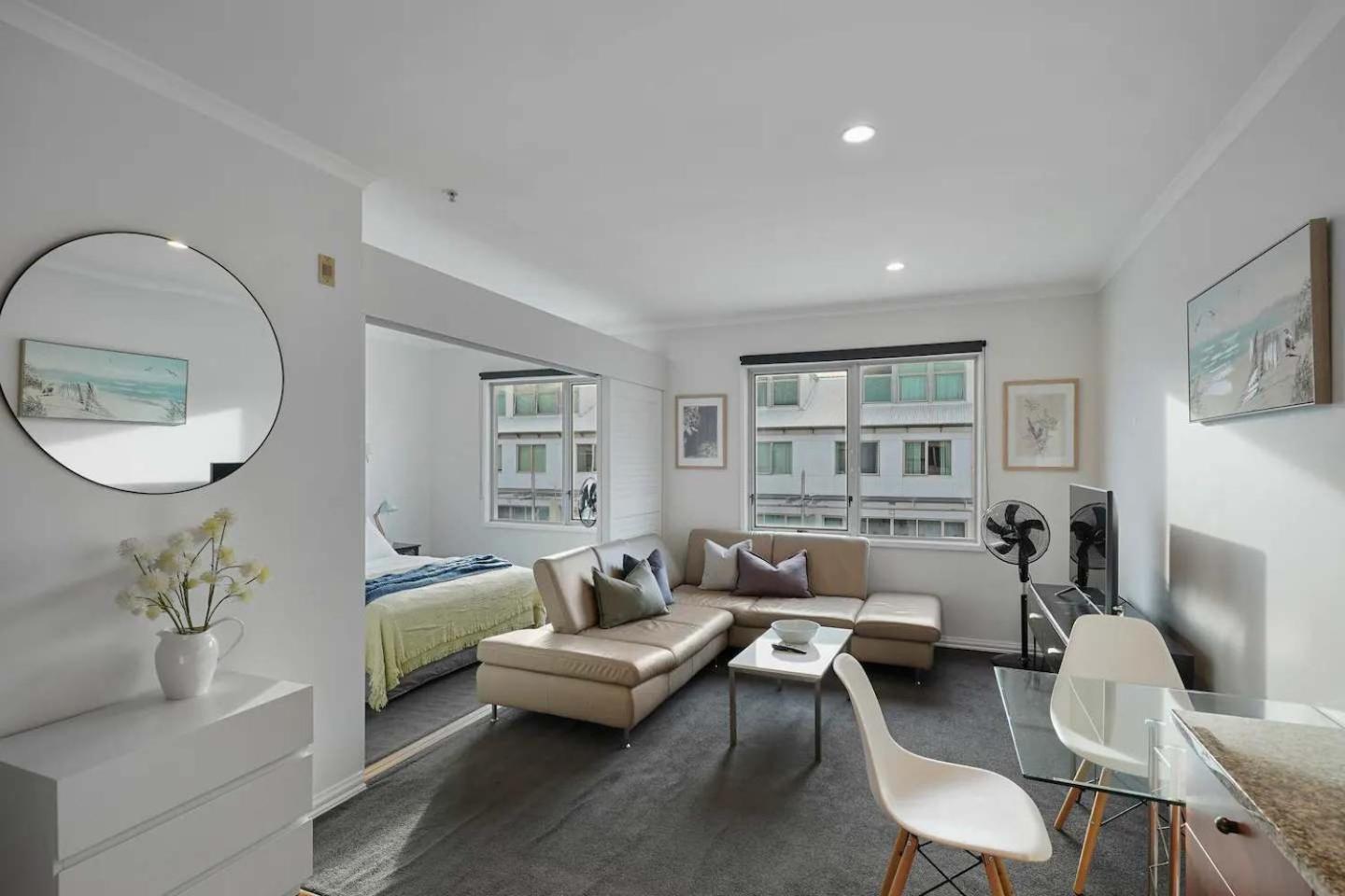 1br Near Viaduct And Queen St
