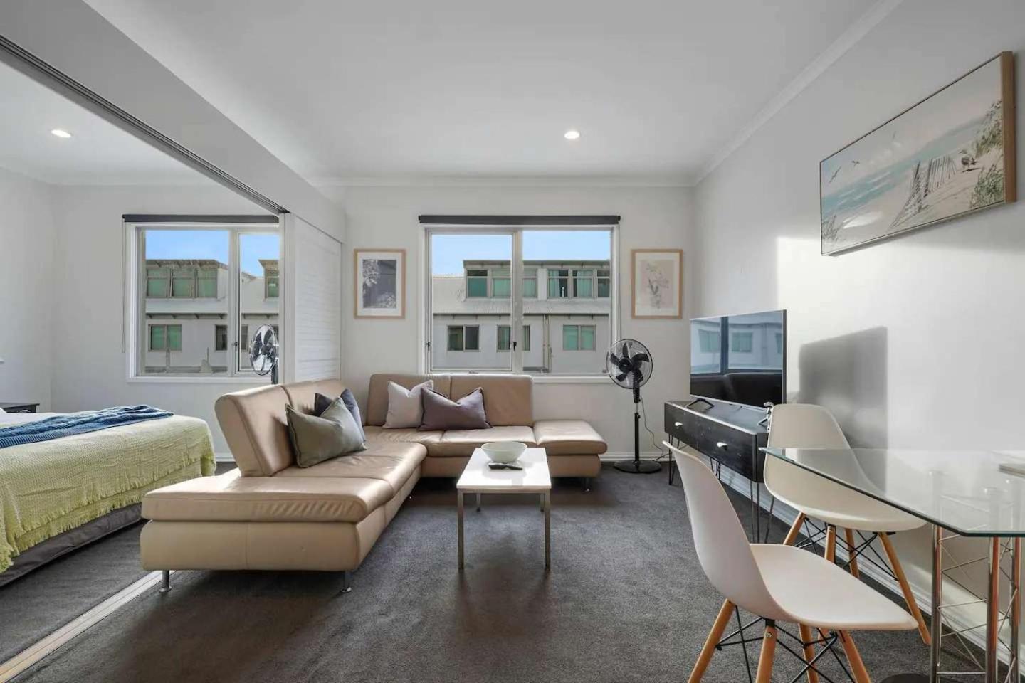 Apartment 1br Near Viaduct And Queen St