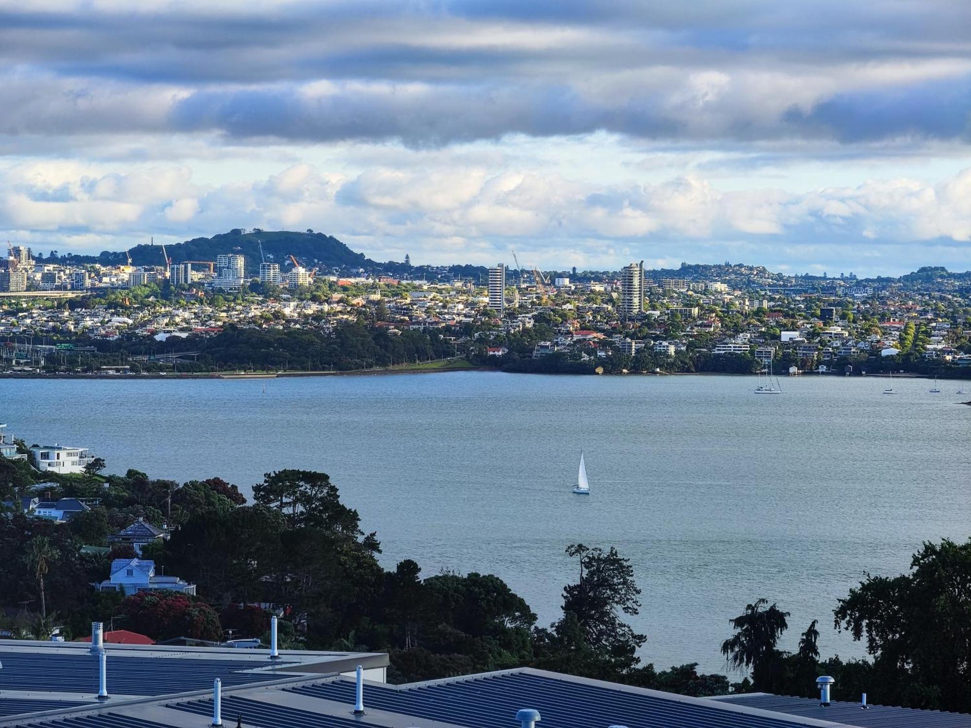 Birkenhead * Auckland