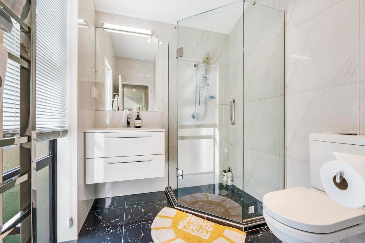 Family Spacious Takapuna Parking Netflix Villa *