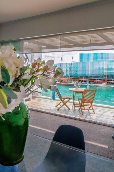 Large 1br With Gorgeous Sea Views