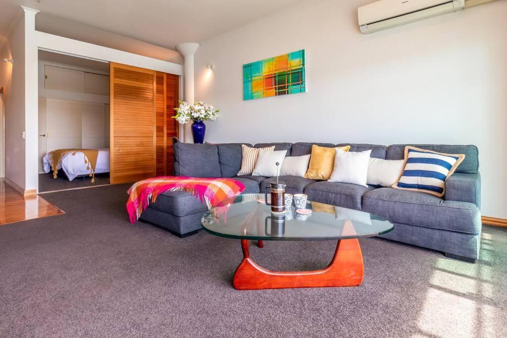 Large 1br With Gorgeous Sea Views Apartment Auckland