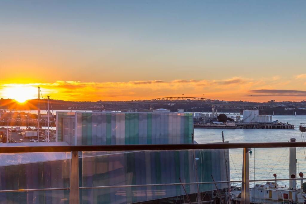 Large 1br With Gorgeous Sea Views