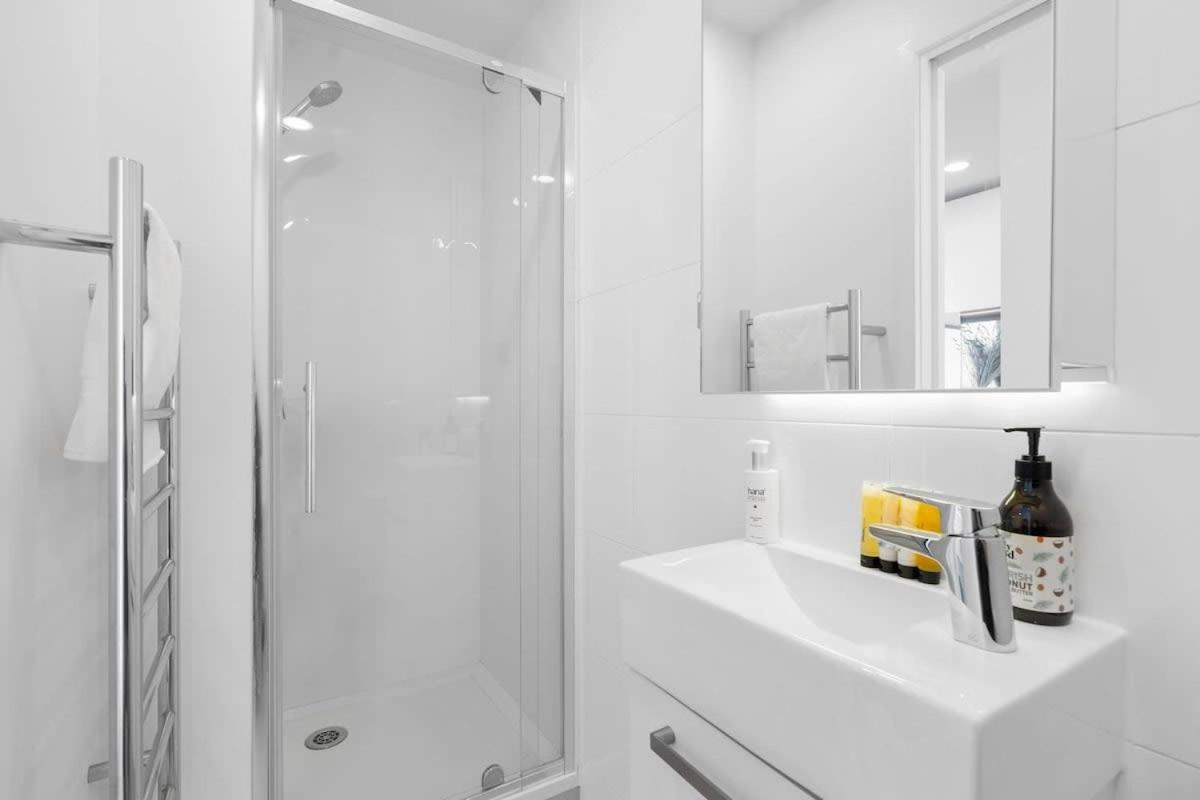 Amazing Harbour & Sea View 2bd & 2bth With Aircon Near Skytower & Britomart Apartment Auckland