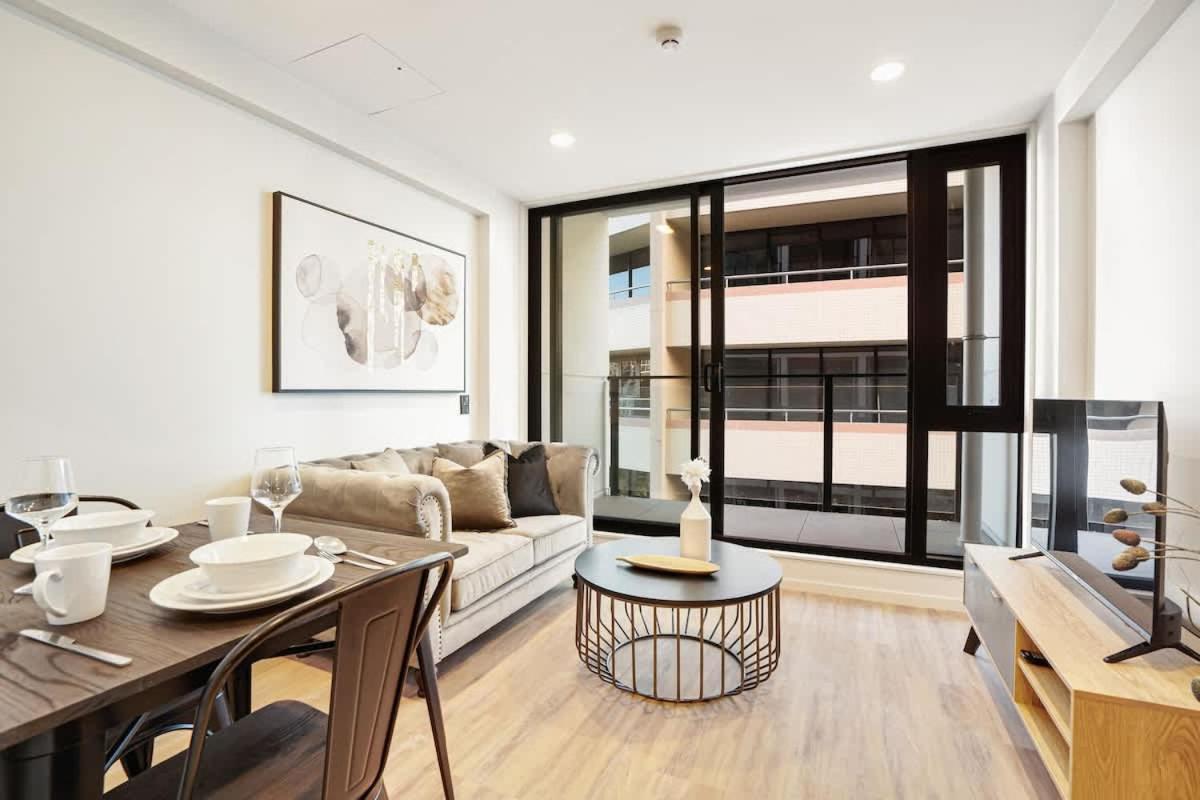 Stunning Architecturally Designed In Cbd - Pool Gym Sauna * Auckland
