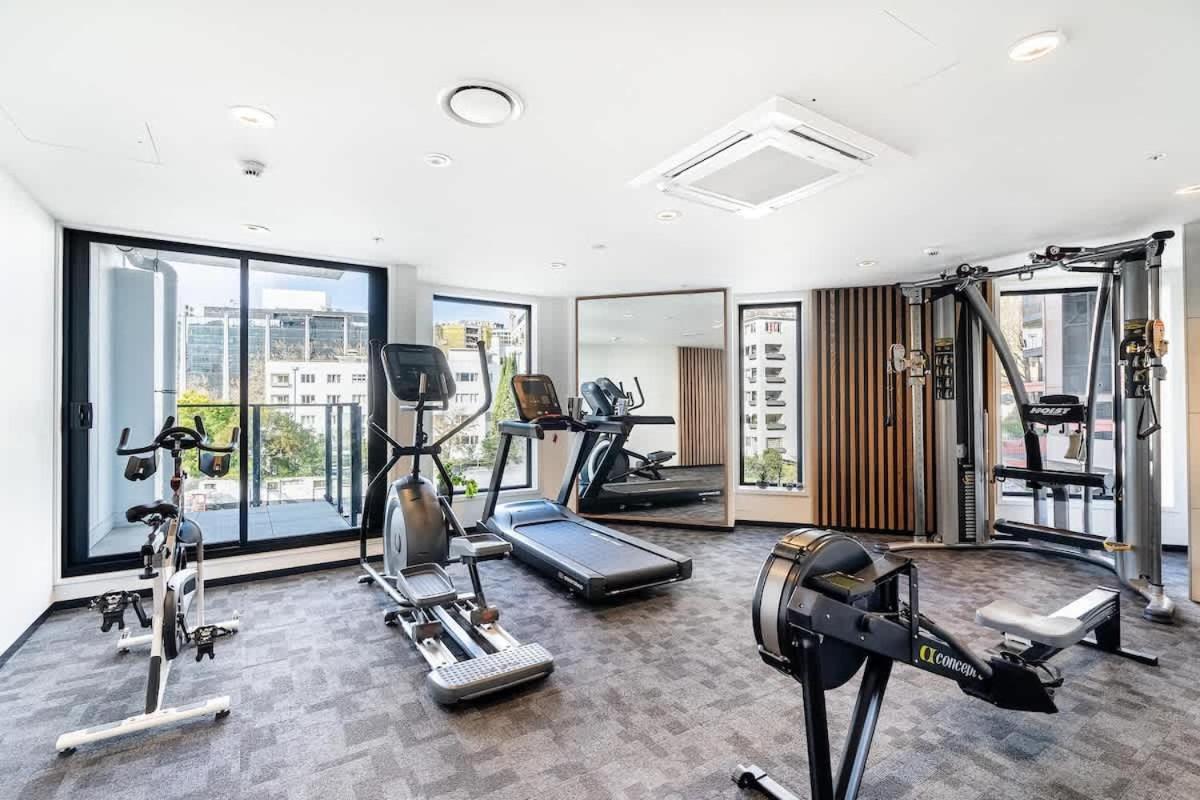 Serene Cityscape 1b Near Skytower Vs Gym Pool Sauna Apartment *