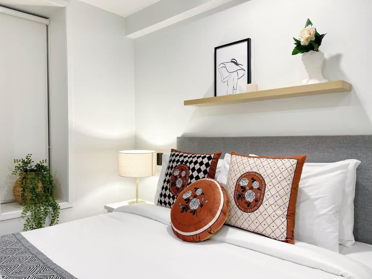 Serene Cityscape 1b Near Skytower Vs Gym Pool Sauna Apartment *