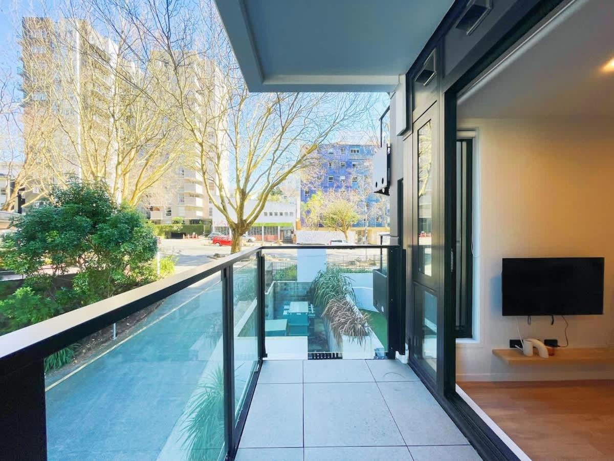 Serene Cityscape 1b Near Skytower Vs Gym Pool Sauna Apartment *