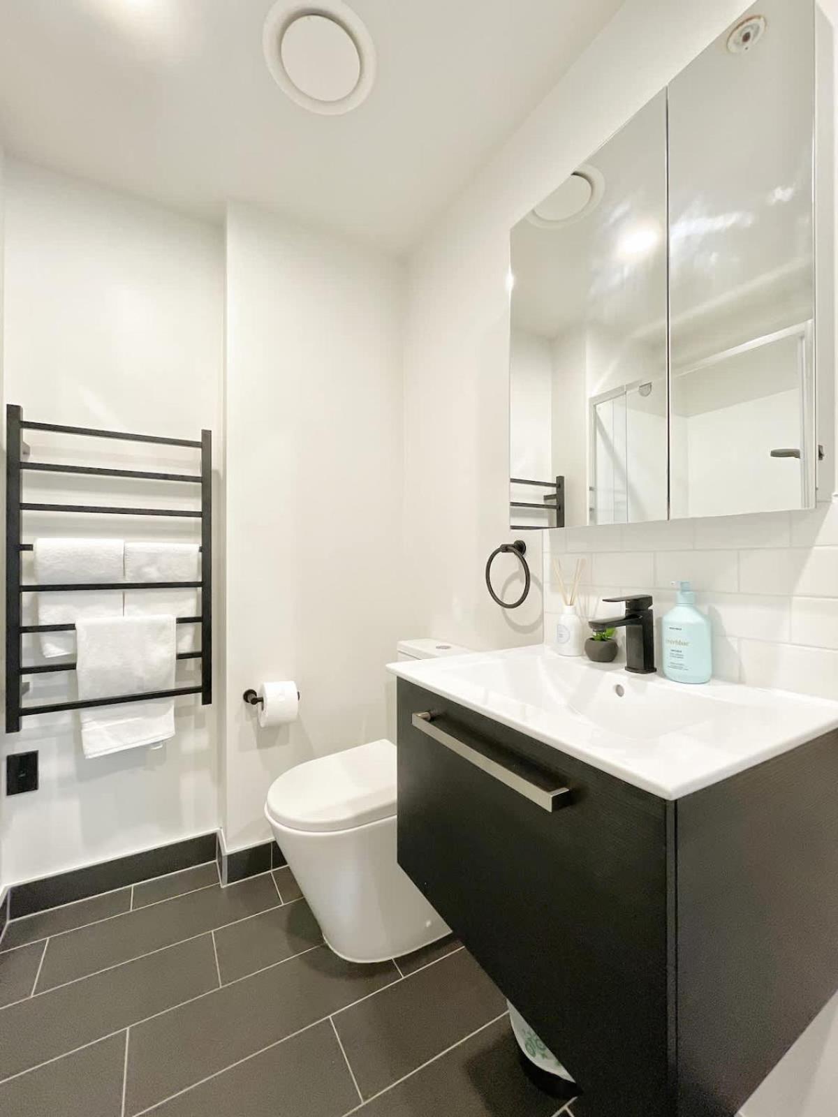 Aircon Cozy Near Skytower Vs Pool Gym Sauna Apartment *