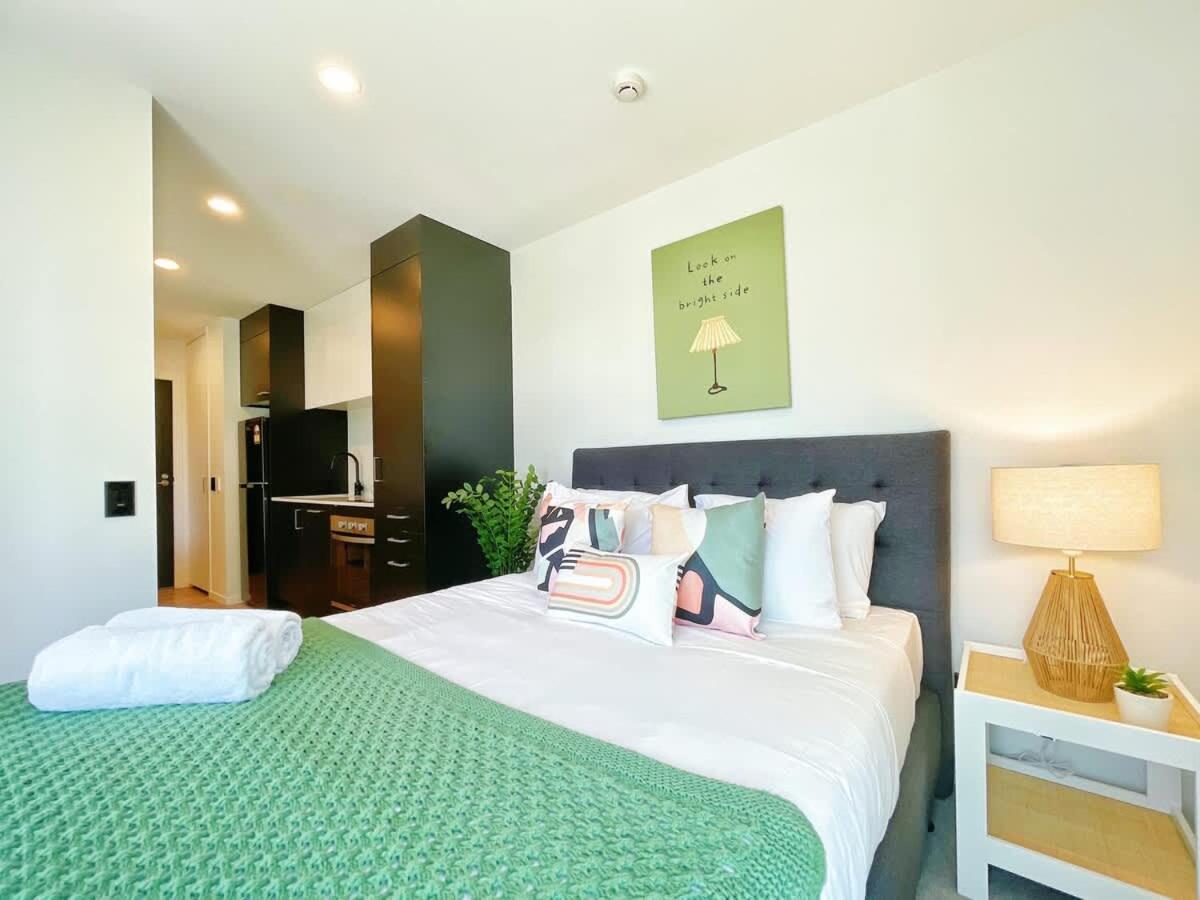 Fresh Comfy Nearby Skytower - Pool Gym Sauna Apartment